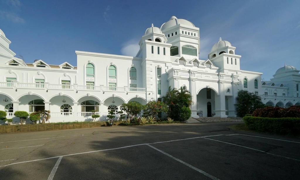 Отель Empire Pacific Castle Yangmei Экстерьер фото